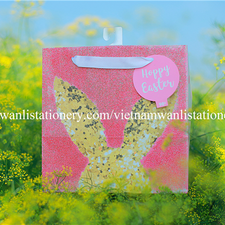 032020-07 CUB SQUARE GLITTER EAR BAG