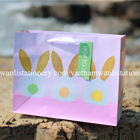 032020-08 LARGE V THREE BNYS BAG