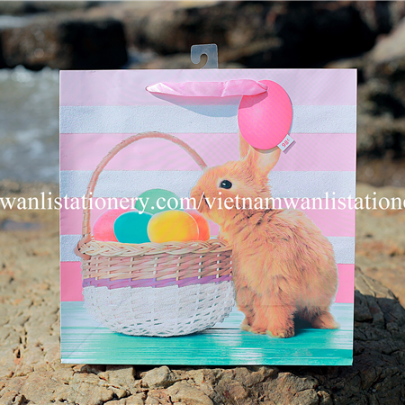 032020-15 LARGE SQR BNY BSKT BAG